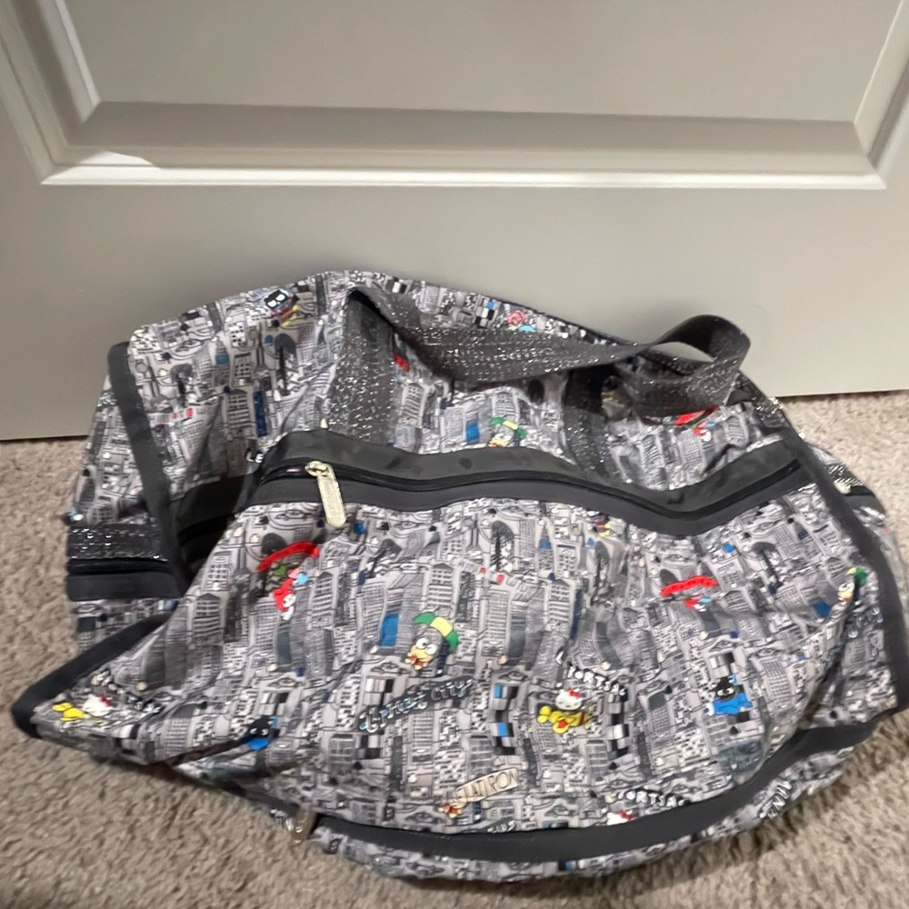 Lesportsac Hello Kitty Sanrio city Weekender luggage duffle tote bag grey - Picture 2 of 4